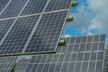 Painéis solares para produção de calor e eletricidade