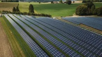 Fazendas de painéis solares: o que é, vantagens e desvantagens