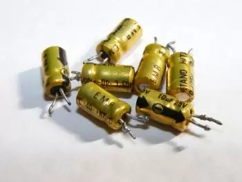Capacitores: o que são, para que servem e tipos de capacitores